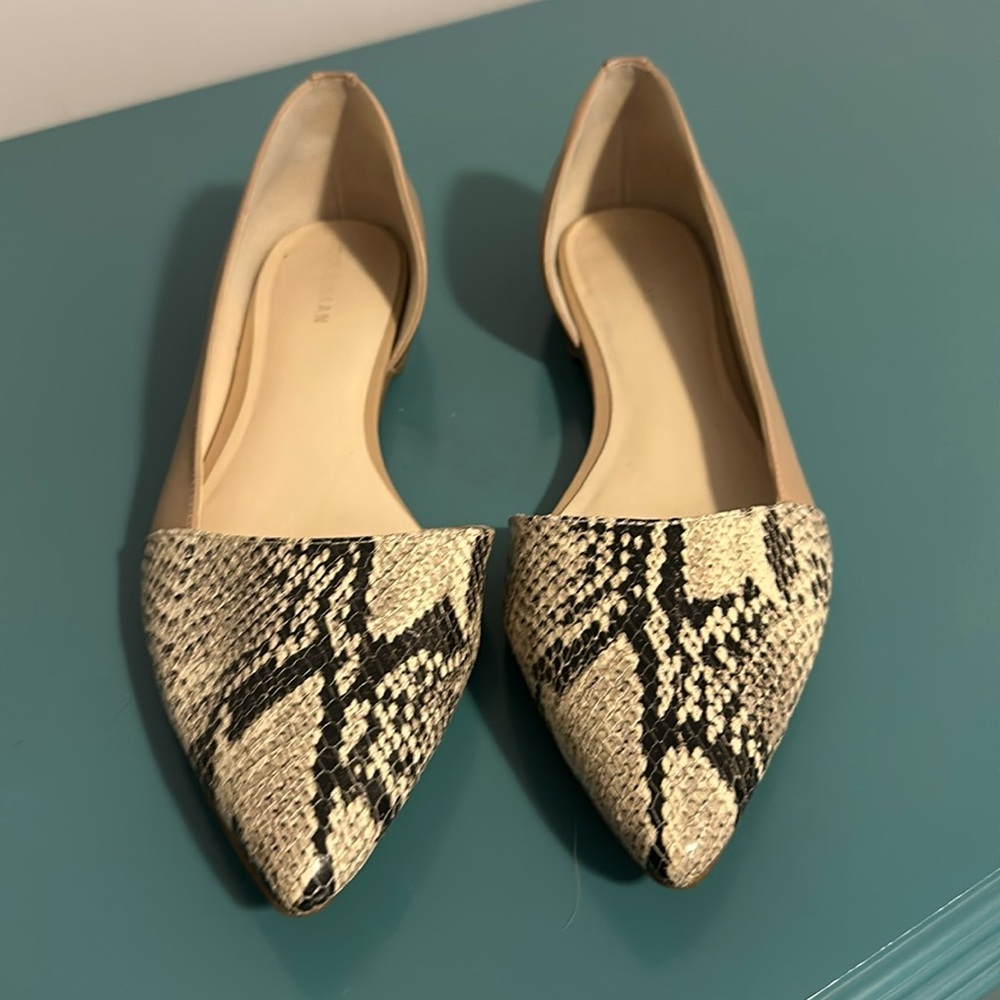 Cole Haan snakeskin beige flats - size 8